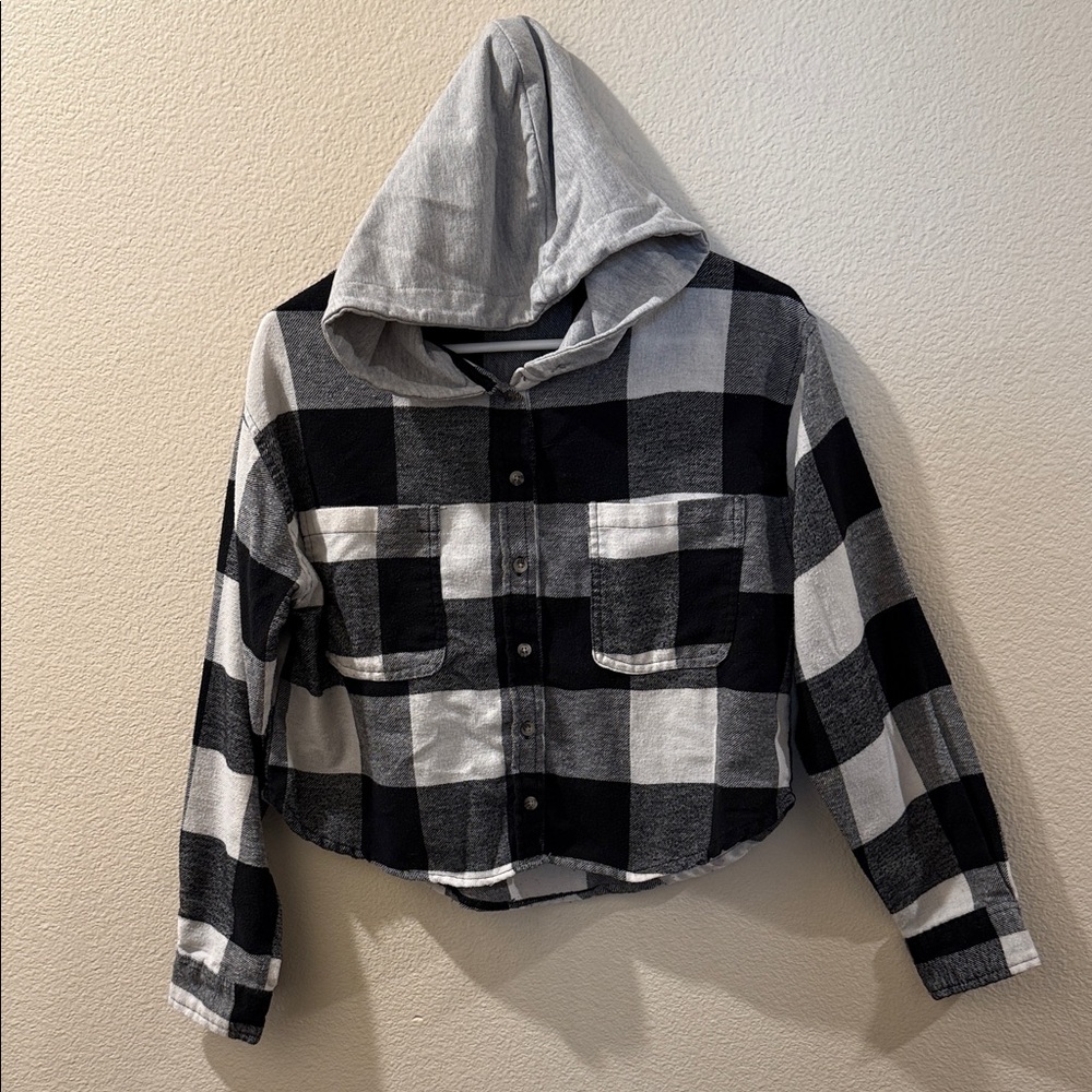 Forever 21 button Crop Flannel Black White Gray Plaid Hooded Shirt S Small
